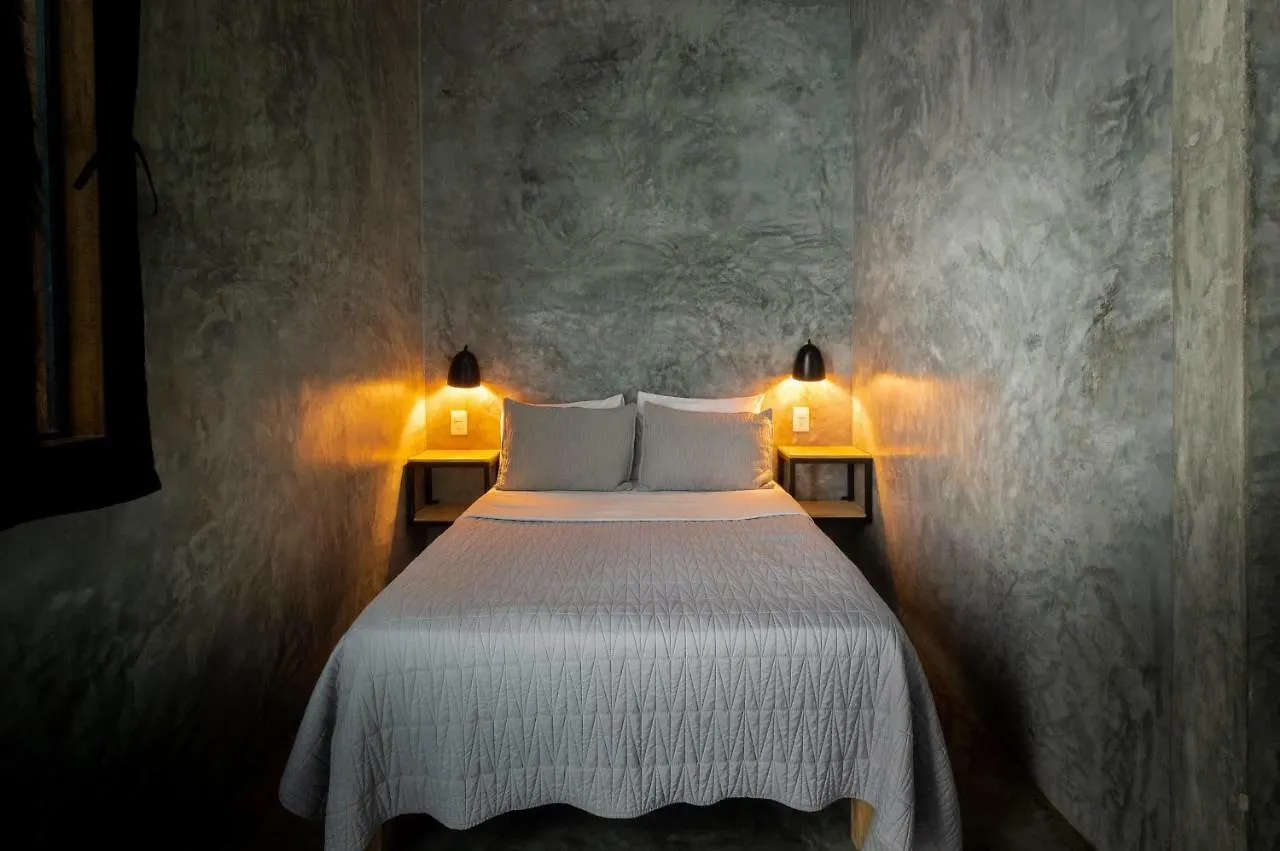 تولوم Lum Hostel