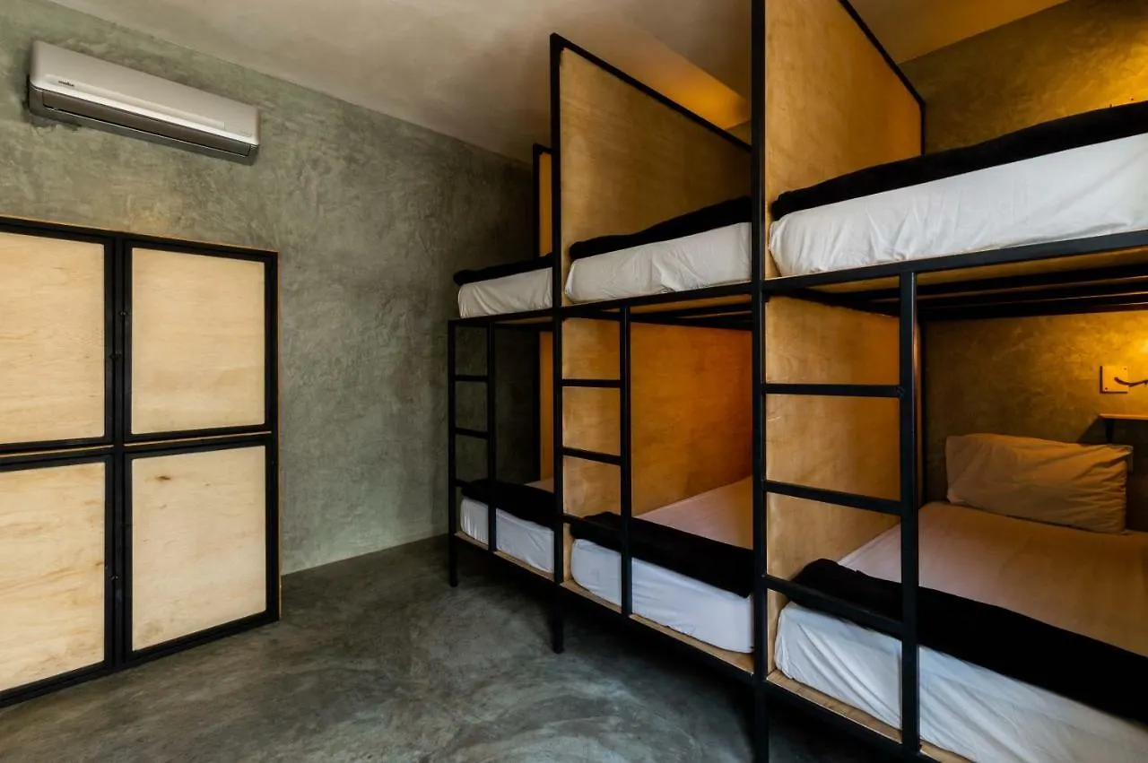 تولوم Lum Hostel